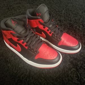 Air Jordan 1 Mid